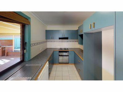 2 Gwydir Court, Dubbo