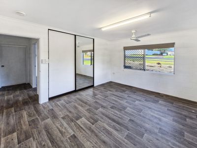 1 / 13 Armstrong Street, Atherton