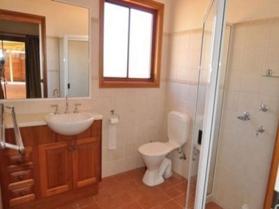 2 Barracks Close, Dubbo