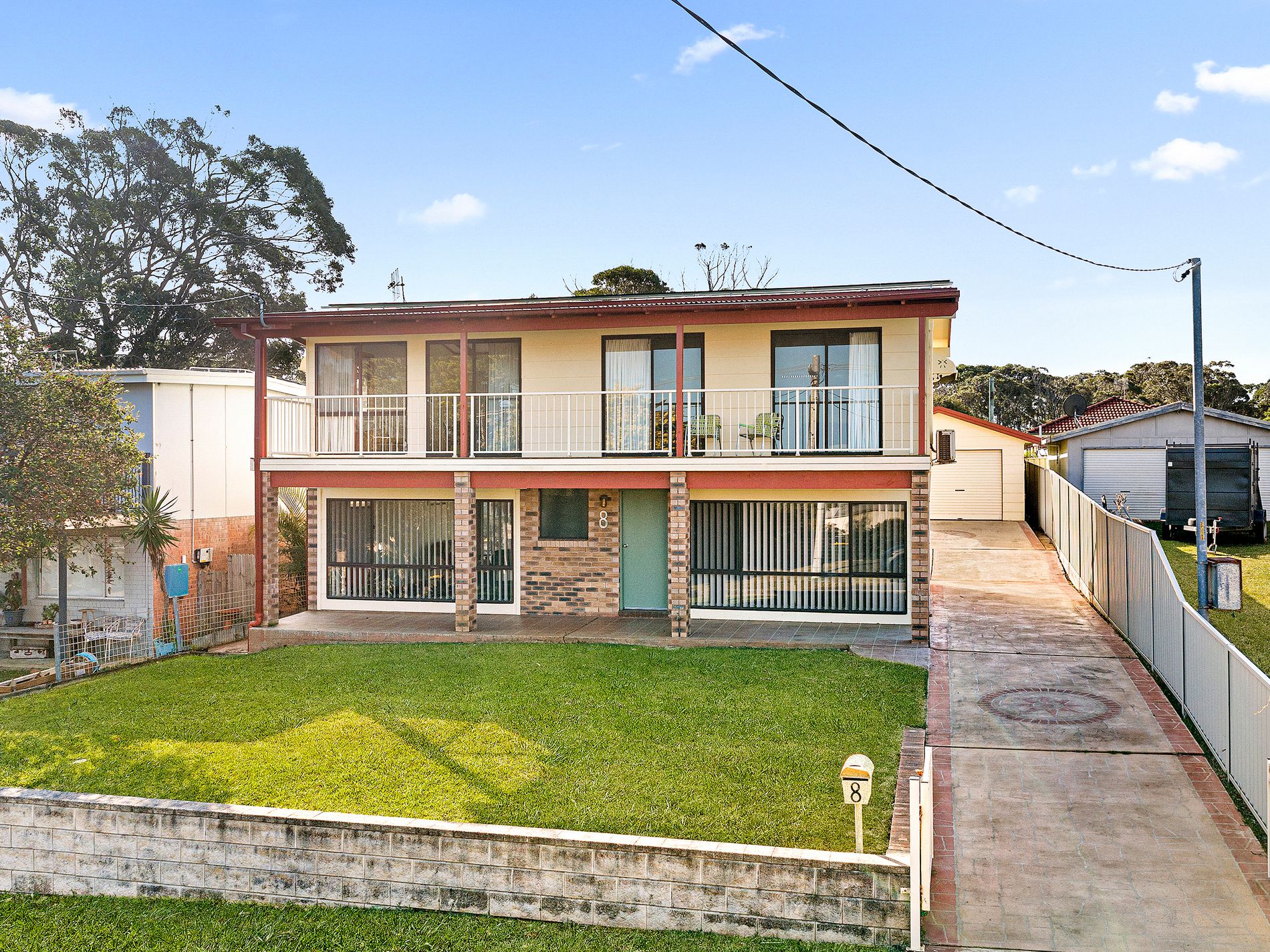 8 The Parapet, Manyana