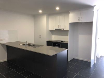 1 / 39 Goal Crescent, Griffin