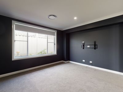 64 Champagne Drive, Dubbo