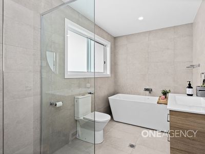 2 / 15 Burroo Street, Albion Park Rail