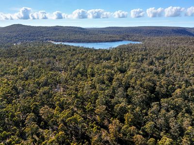 123 Lake View Road, Lake Leake