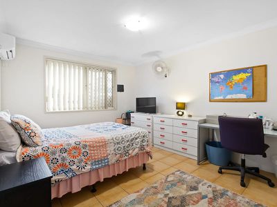 4 Oakmont Ave, Oxley