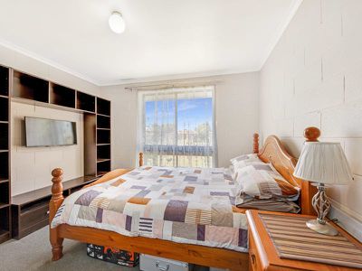 7 Russell St, Howlong