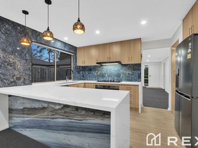 17 Gowrie Place, Cranbourne West