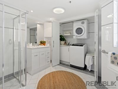 63 / 11-17 Hughes Avenue, Main Beach
