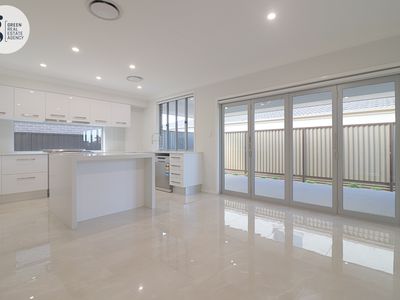 28 Hawkesbury Road, Westmead