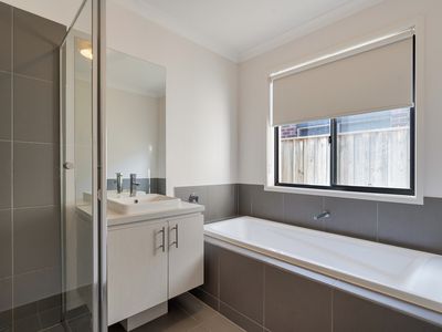 108 Oakbank Blvd, Whittlesea