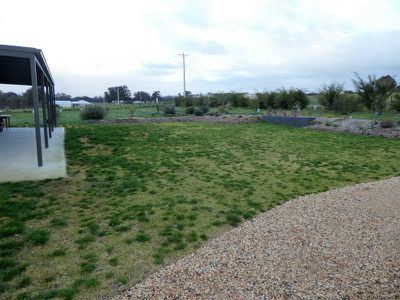 1 Red Box Ct, Seymour