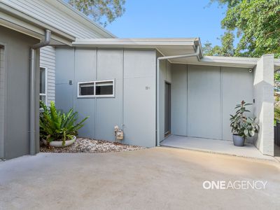 9a Mattes Way, Bomaderry