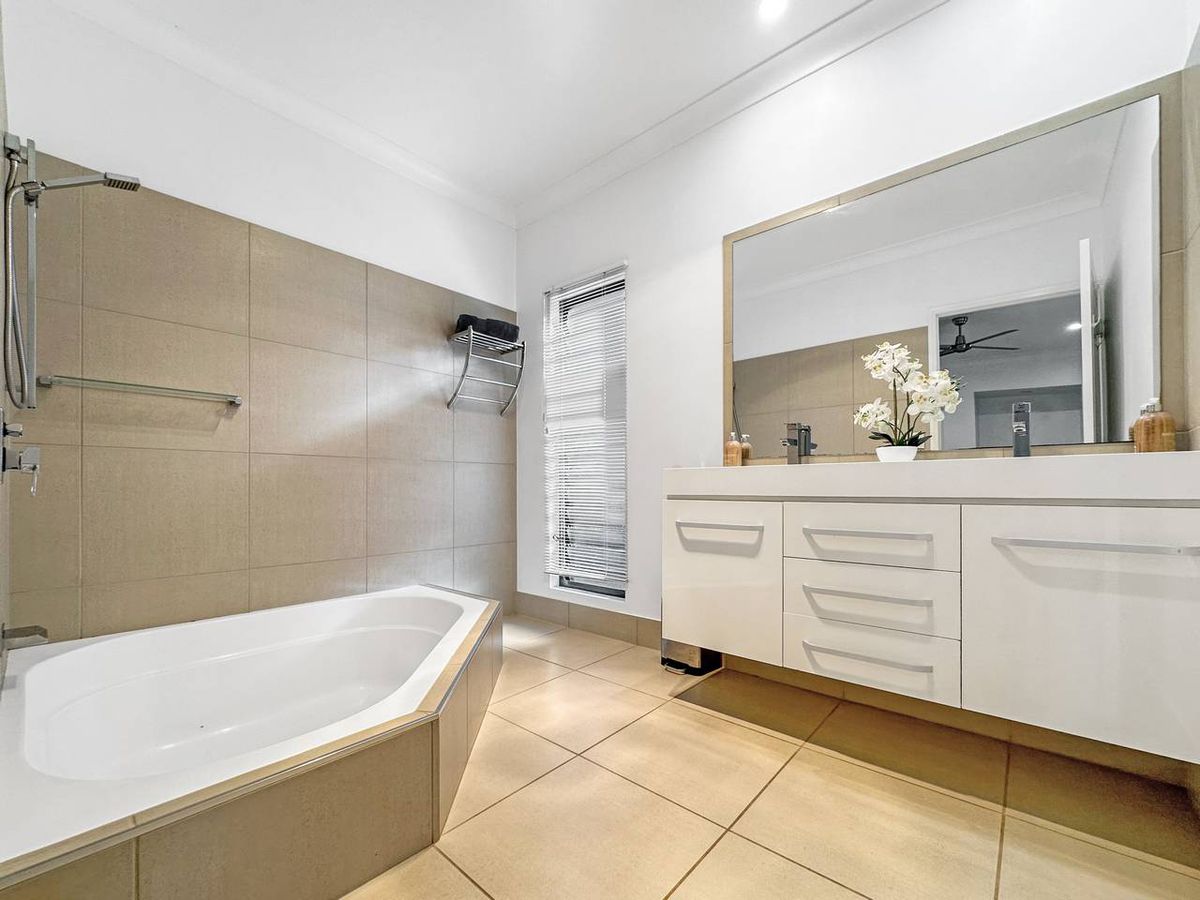 8 Agnew Street, Atherton