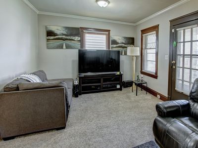 8422 Rosewood Avenue, Cleveland, OH, International