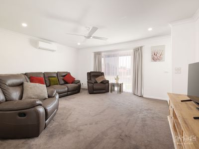 49 KINGFISHER DRIVE, Wodonga