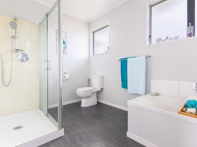 2 Robert McKeen Street, Otaki Beach