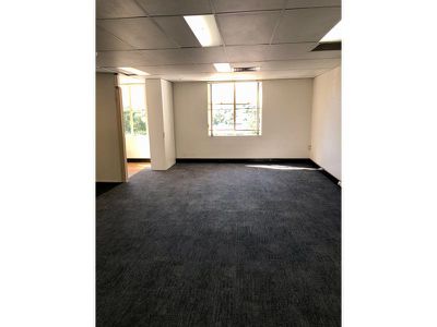 Level / 1/970 Logan Road, Holland Park