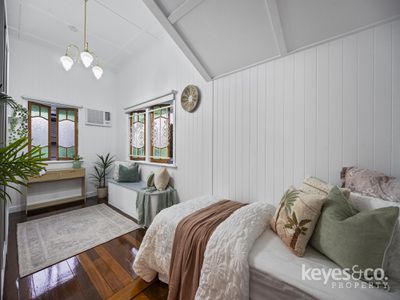 33 Chapman Street, Mysterton