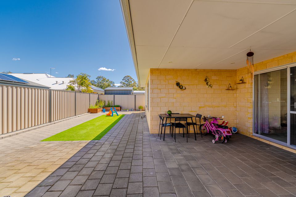 52 Bucker Street, Whitby