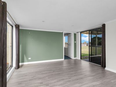 15 Meander Valley Rd, Carrick