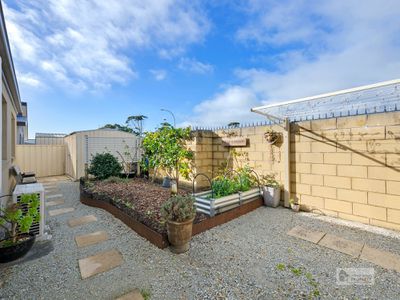 2 / 1 Moore Court, Wynyard