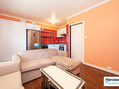 8 / 122 Henderson Road, Queanbeyan