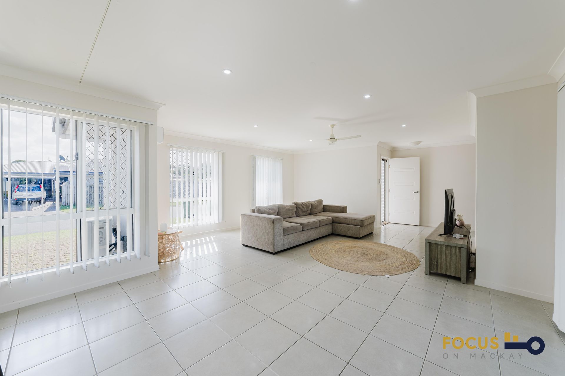 8 Leonie Court, Armstrong Beach