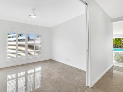 5 Park Ave, Broadbeach Waters