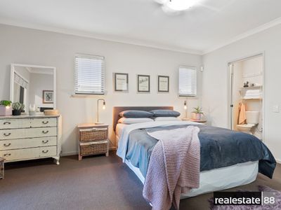 1 / 38 Comer Street, Como