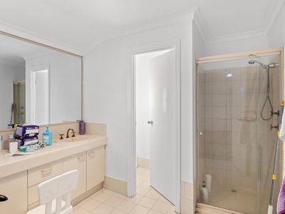 2 Desford Close, Shelley