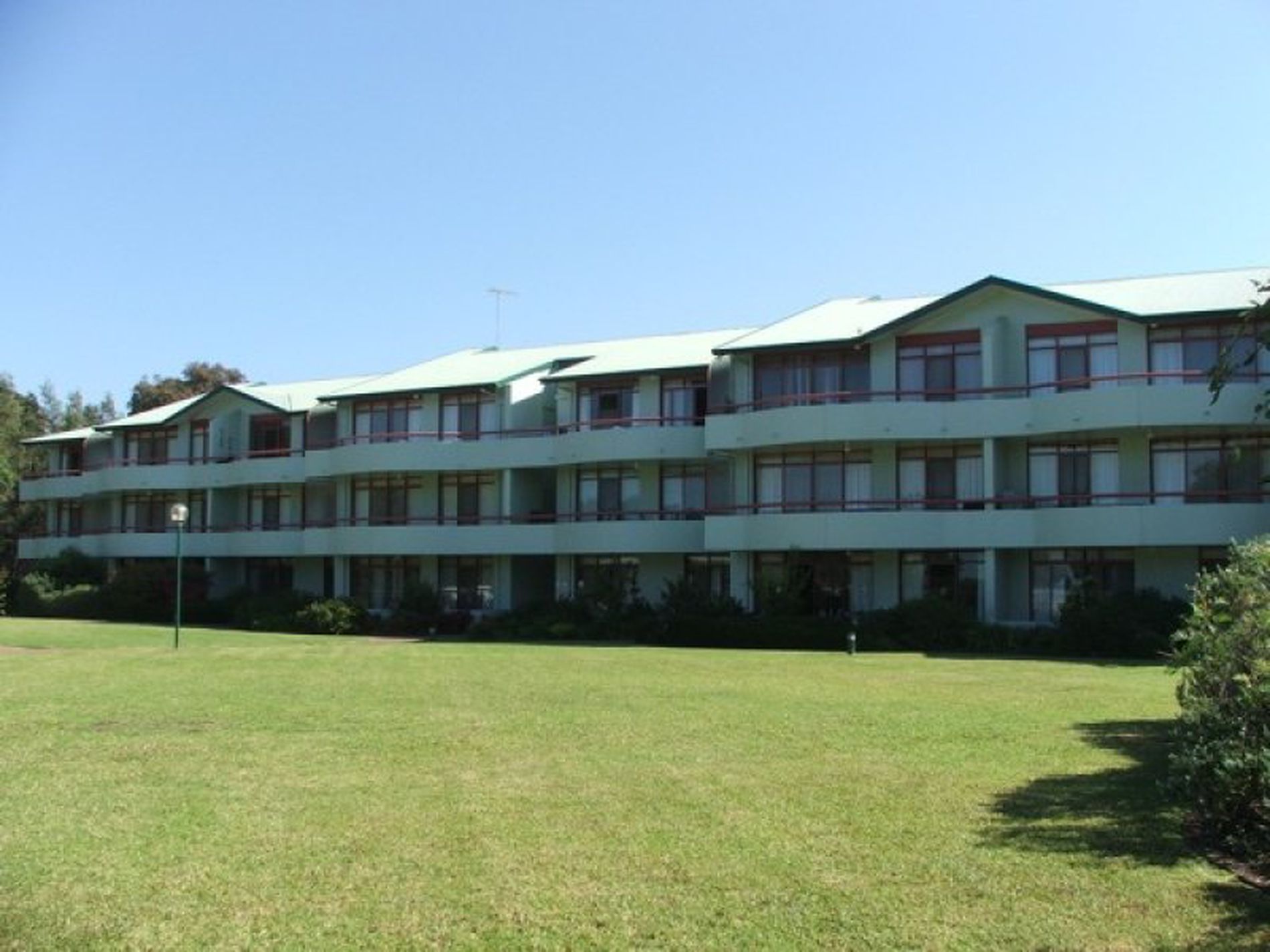 15 / 1a Mitchell Parade, Mollymook