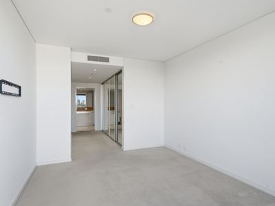 601 / 30 The Circus, Burswood