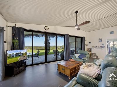14913 Pacific Highway, Possum Brush