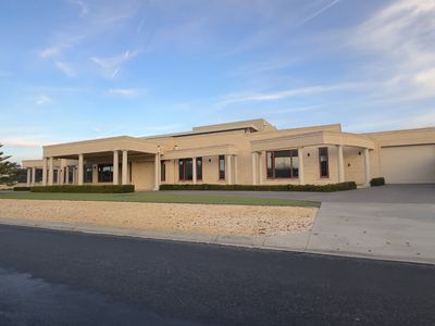 145 Barnes Boulevard, Horsham