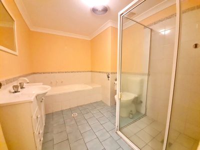 9 / 8 Fifth Avenue, Blacktown