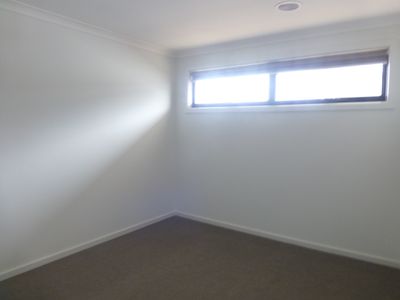 92 Treeve Parkway, Werribee
