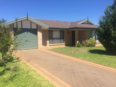 9A Paul McLean Place, Dubbo