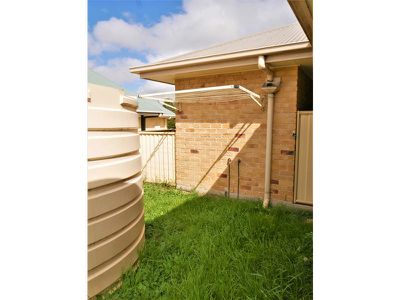 7 / 16 Queen, Kingaroy