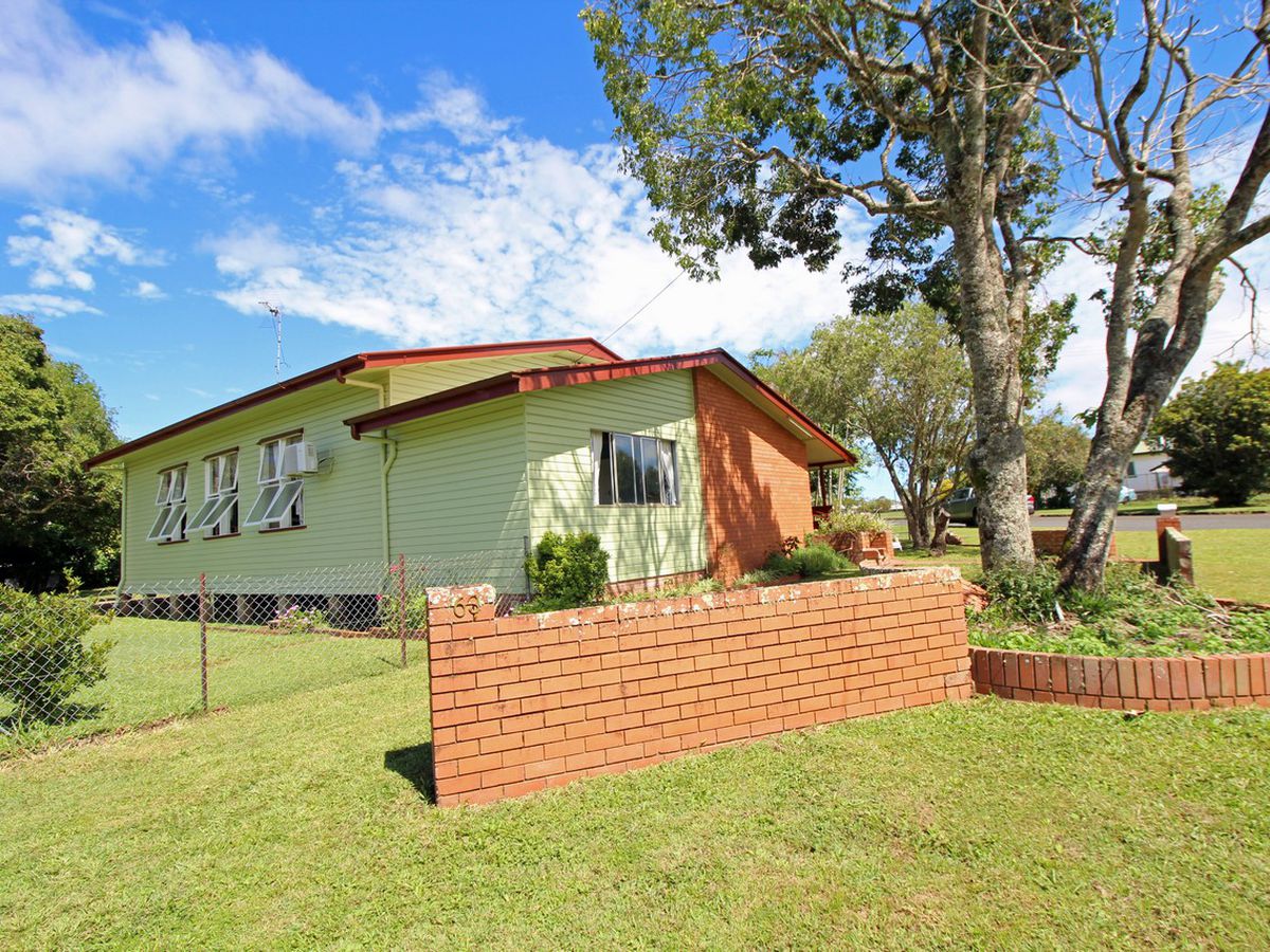 63 Planet Avenue, Atherton