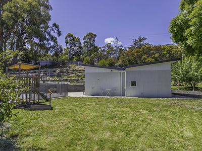 1936 Huon Highway, Grove
