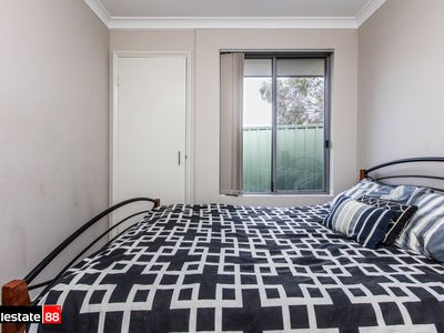 9 / 12 Arbon Way, Lockridge