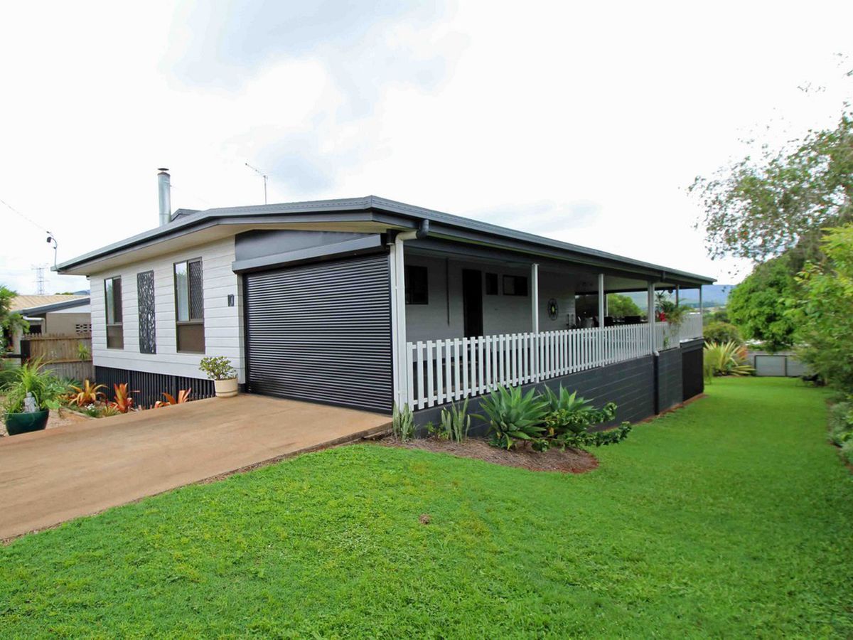 10 Rita Circuit, Atherton