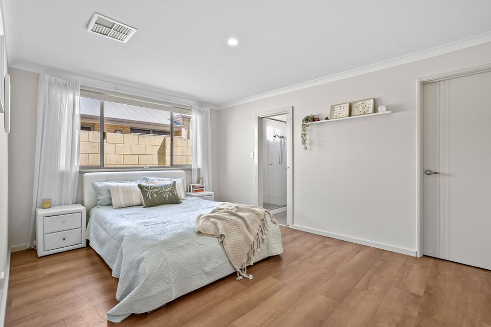 43 Holloways Ridge, Secret Harbour