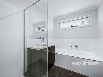 6 Pistachio Close, Hampton Park