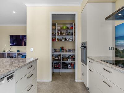 221 The Ridgeway, Stoke