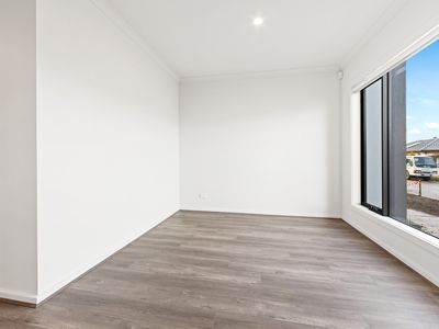 30 Baldwin Road , Fraser Rise