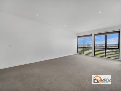 302 / 90 La Scala Avenue, Maribyrnong