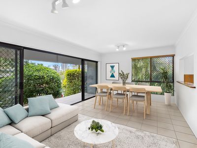 2 / 49 Maryvale Street, Toowong