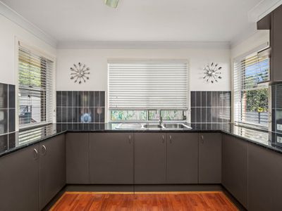 6 Bartlett Terrace, Redland Bay