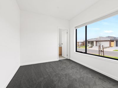 8 Glabella Avenue, Tarneit